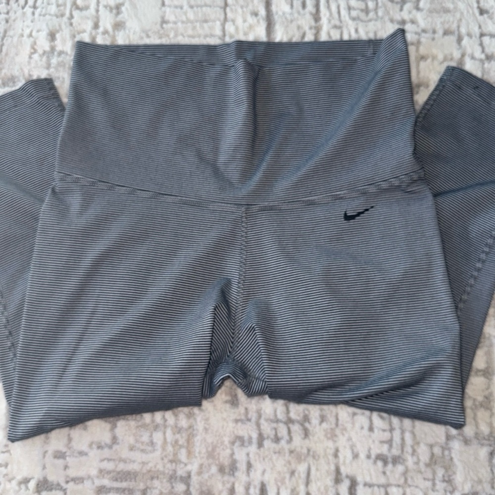Nike Pinstripe Capri Leggings
